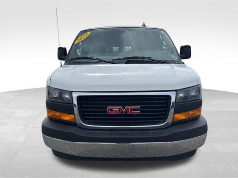 Used 2024 GMC Savana 2500 w/ Driver Convenience Package RWD image 5