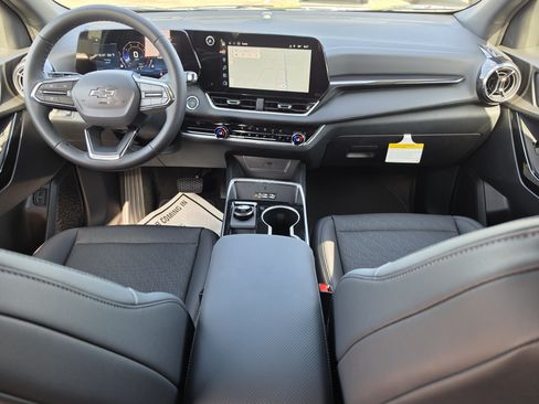 New 2027 Chevrolet Equinox LT w/ Convenience Package II FWD image 18