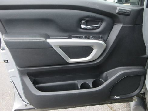 Used 2019 Nissan Titan PRO-4X w/ Pro-4x Convenience Package image 19