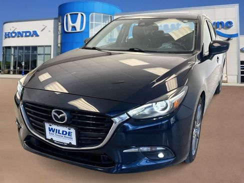 Used 2018 MAZDA MAZDA3 Grand Touring image 4