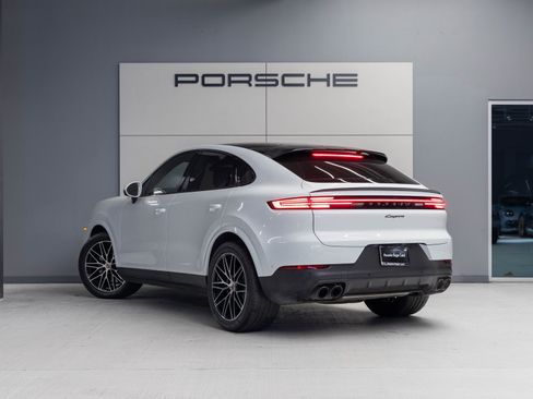 Certified 2025 Porsche Cayenne Coupe image 6