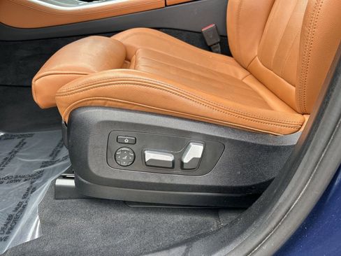 Used 2022 BMW X5 xDrive40i w/ Premium Package image 16