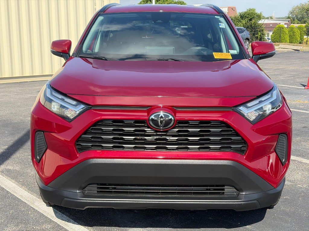 Used 2025 Toyota RAV4 XLE FWD image 8
