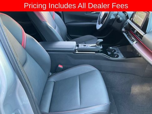 Used 2025 Toyota Prius Plug-In Hybrid FWD image 20