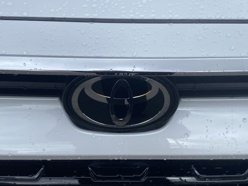 Used 2024 Toyota Grand Highlander XLE image 25