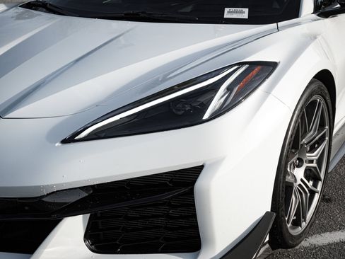 Used 2024 Chevrolet Corvette Z06 w/ Z07 Performance Package image 6