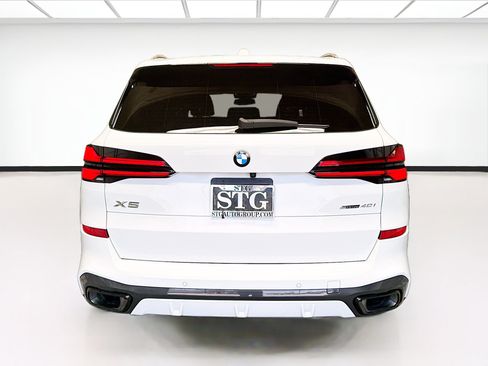 Used 2024 BMW X5 sDrive40i w/ M Sport Package RWD image 5