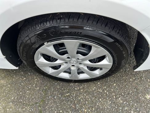 Used 2025 Toyota Corolla LE image 30