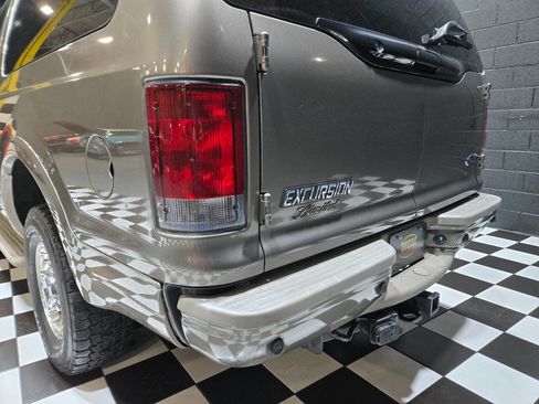 Used 2004 Ford Excursion Limited image 28