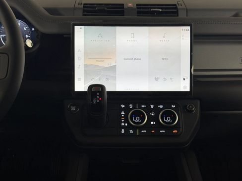 New 2026 Land Rover Defender 110 X-Dynamic SE AWD/4WD image 19