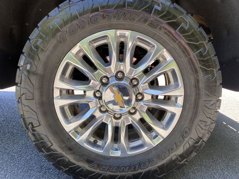 Used 2023 Chevrolet Silverado 2500 High Country w/ Safety Package II AWD/4WD image 14