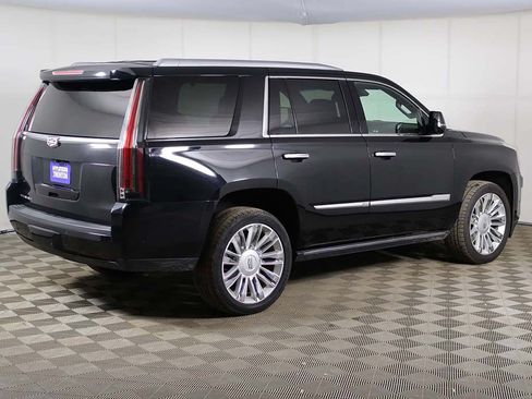 Used 2020 Cadillac Escalade Platinum AWD/4WD image 16