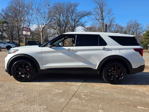 Used 2022 Ford Explorer ST w/ ST Street Pack image 8