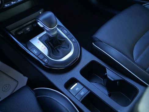 Used 2024 Kia Forte GT-Line w/ GT-Line Premium Package image 18