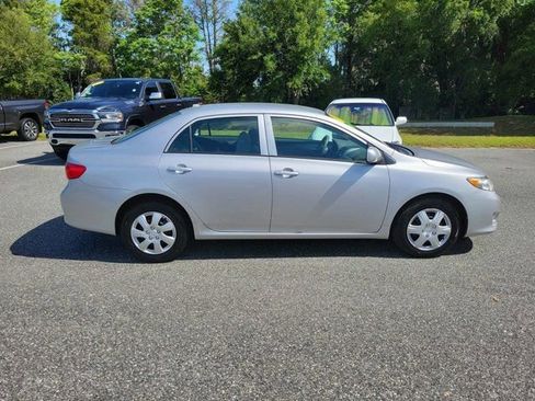 Used 2010 Toyota Corolla LE image 9