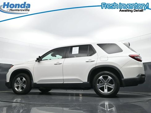 Used 2025 Honda Pilot EX-L image 31