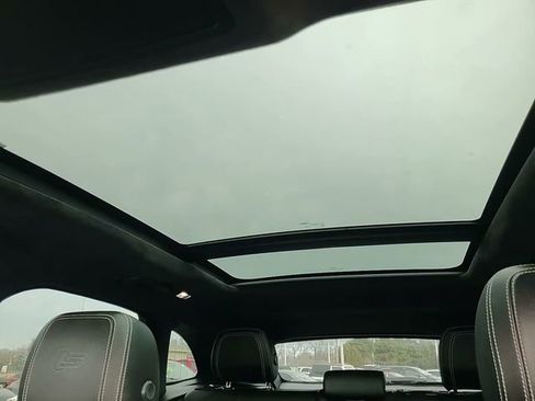 Used 2019 Jaguar F-PACE S image 26