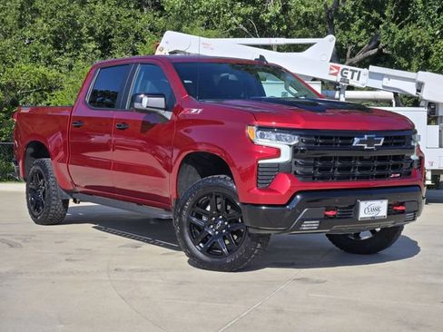 Used 2025 Chevrolet Silverado 1500 LT Trail Boss w/ LT Trail Boss Premium Package AWD/4WD image 1