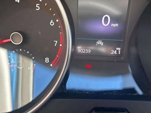 Used 2021 Volkswagen Tiguan S image 10