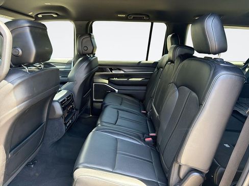 Used 2024 Jeep Wagoneer L Series II w/ Flexible Seating Group AWD/4WD image 26
