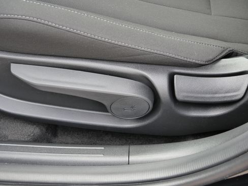 Certified 2025 Hyundai Elantra Sport image 20