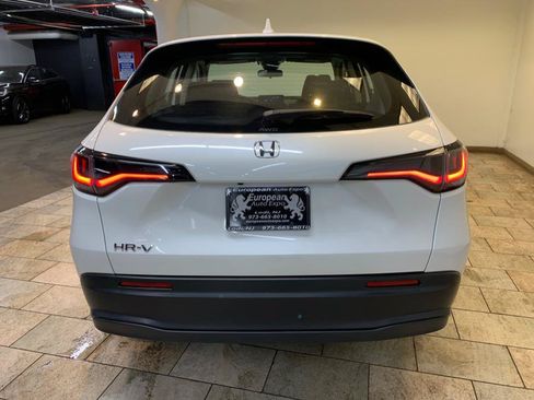 Used 2023 Honda HR-V LX image 8