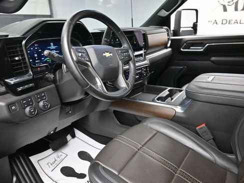 Used 2025 Chevrolet Silverado 2500 High Country w/ High Country Premium Package AWD/4WD image 12
