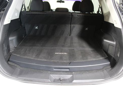 Used 2017 Nissan Rogue SV w/ HEV Premium Package FWD image 27