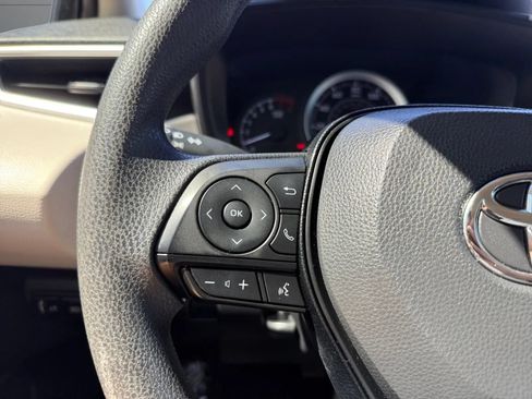 Used 2020 Toyota Corolla LE FWD image 25