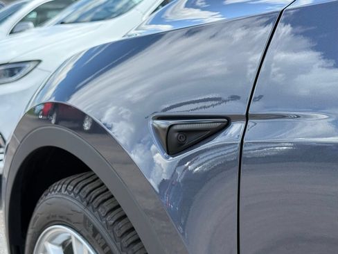 Used 2022 Tesla Model Y Long Range AWD/4WD image 44