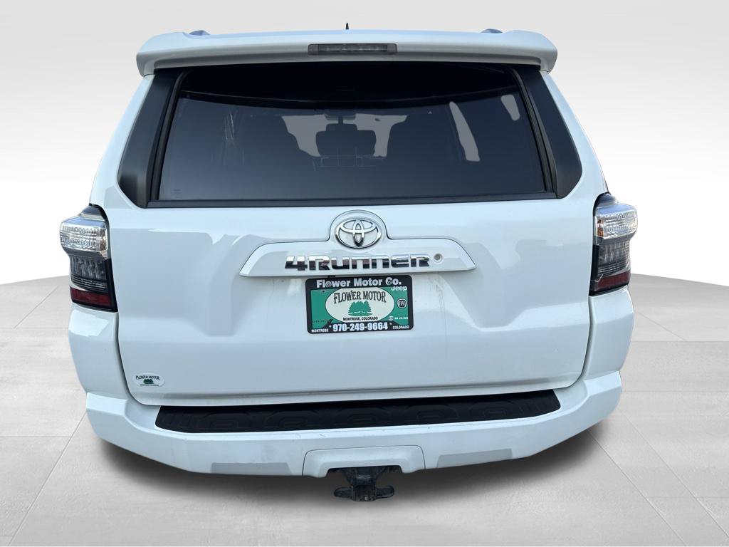 Used 2016 Toyota 4Runner SR5 AWD/4WD image 4