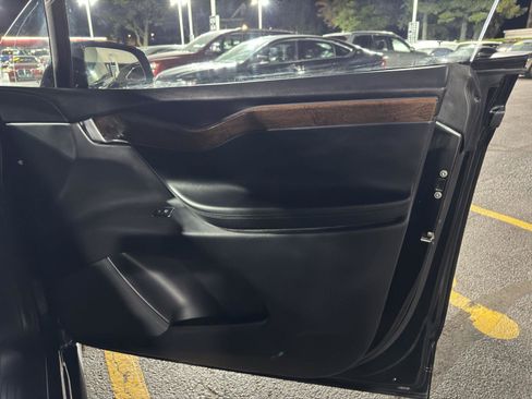 Used 2018 Tesla Model X 75D image 35