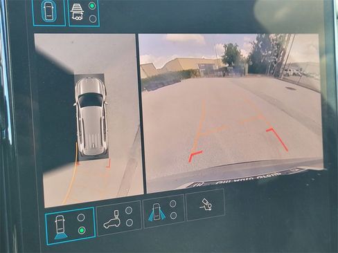 Used 2025 GMC Acadia Elevation image 19