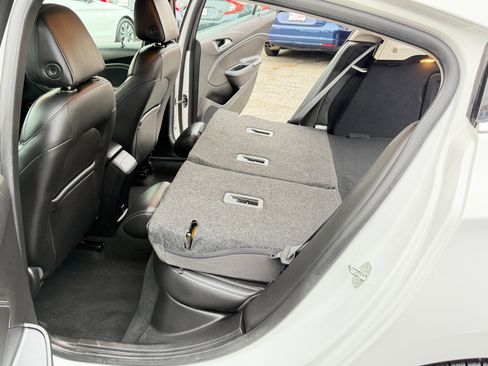 Used 2017 Chevrolet Cruze Premier image 36