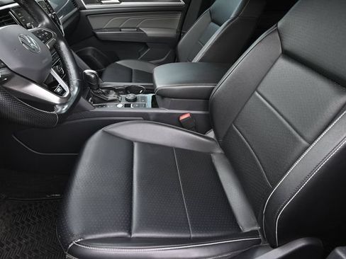Used 2022 Volkswagen Atlas SEL R-Line AWD/4WD image 9