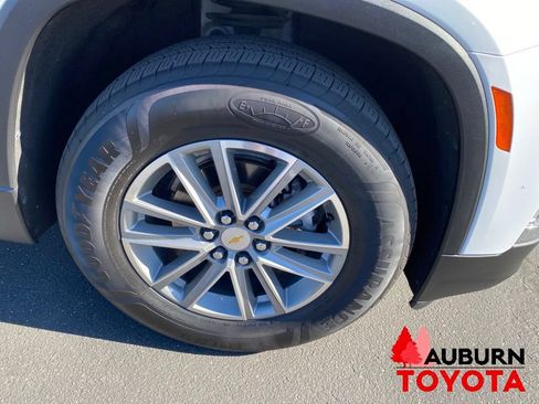 Used 2023 Chevrolet Traverse LT FWD image 10