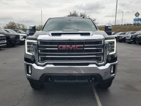 Used 2022 GMC Sierra 2500 SLT image 2