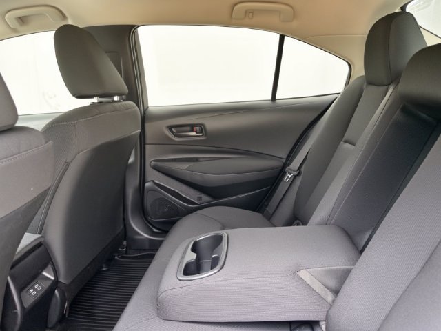 Used 2025 Toyota Corolla LE FWD image 28