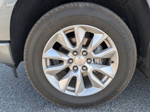 Used 2024 Chevrolet Silverado 1500 Custom image 13