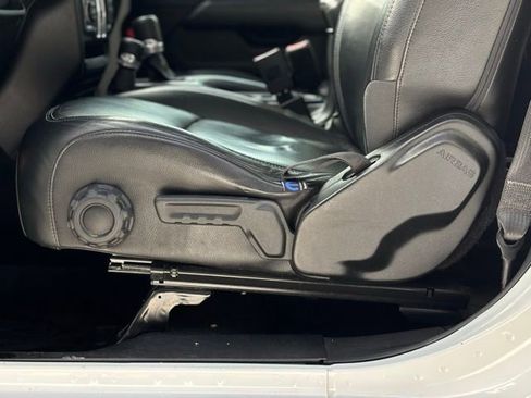 Used 2021 Jeep Gladiator Overland image 18