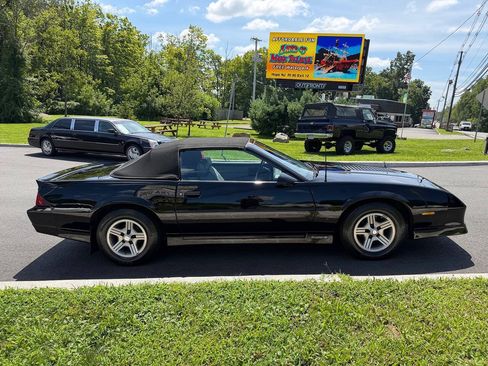 Used 1989 Chevrolet Camaro IROC-Z RWD image 6