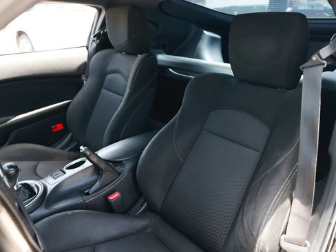 Used 2014 Nissan 370Z Coupe RWD image 17