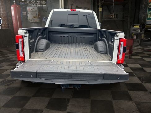 Used 2024 Ford F250 Platinum AWD/4WD image 10