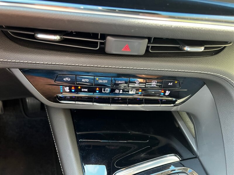 Used 2023 Buick Envision Avenir AWD/4WD image 36