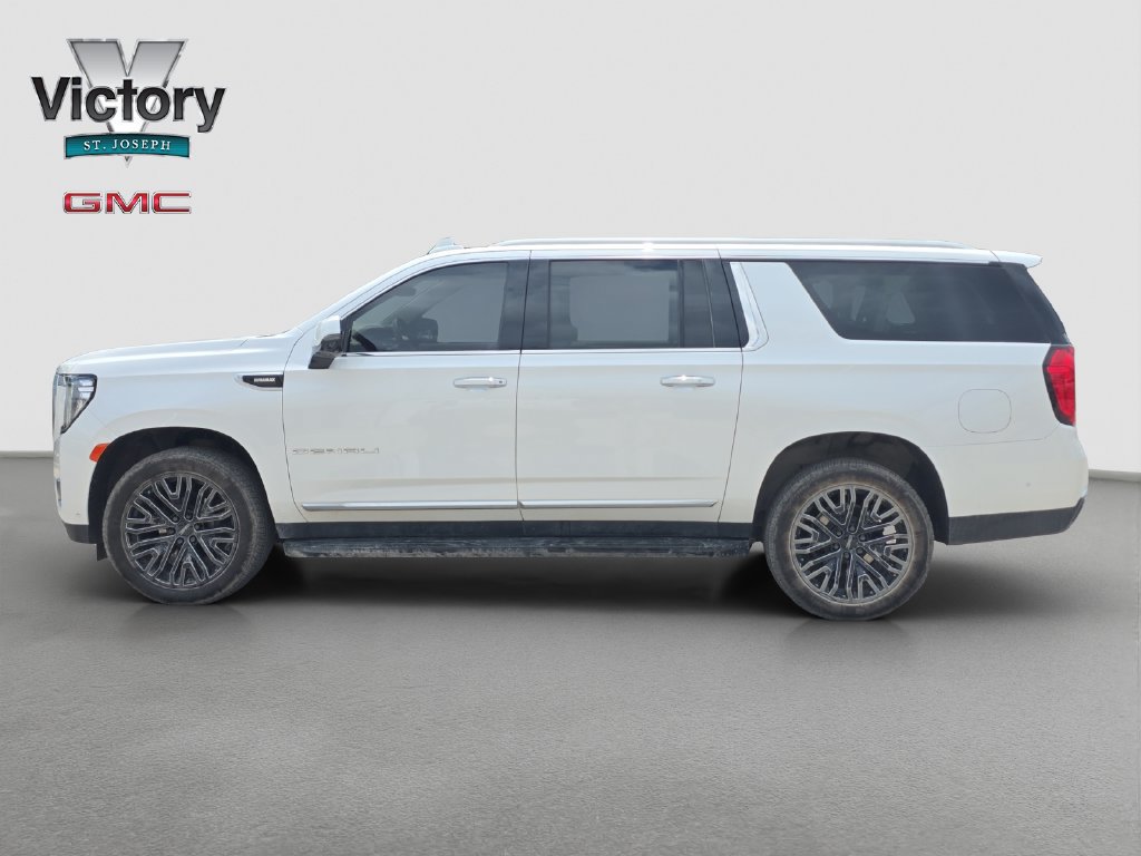 Used 2023 GMC Yukon XL Denali w/ Advanced Technology Package AWD/4WD image 5