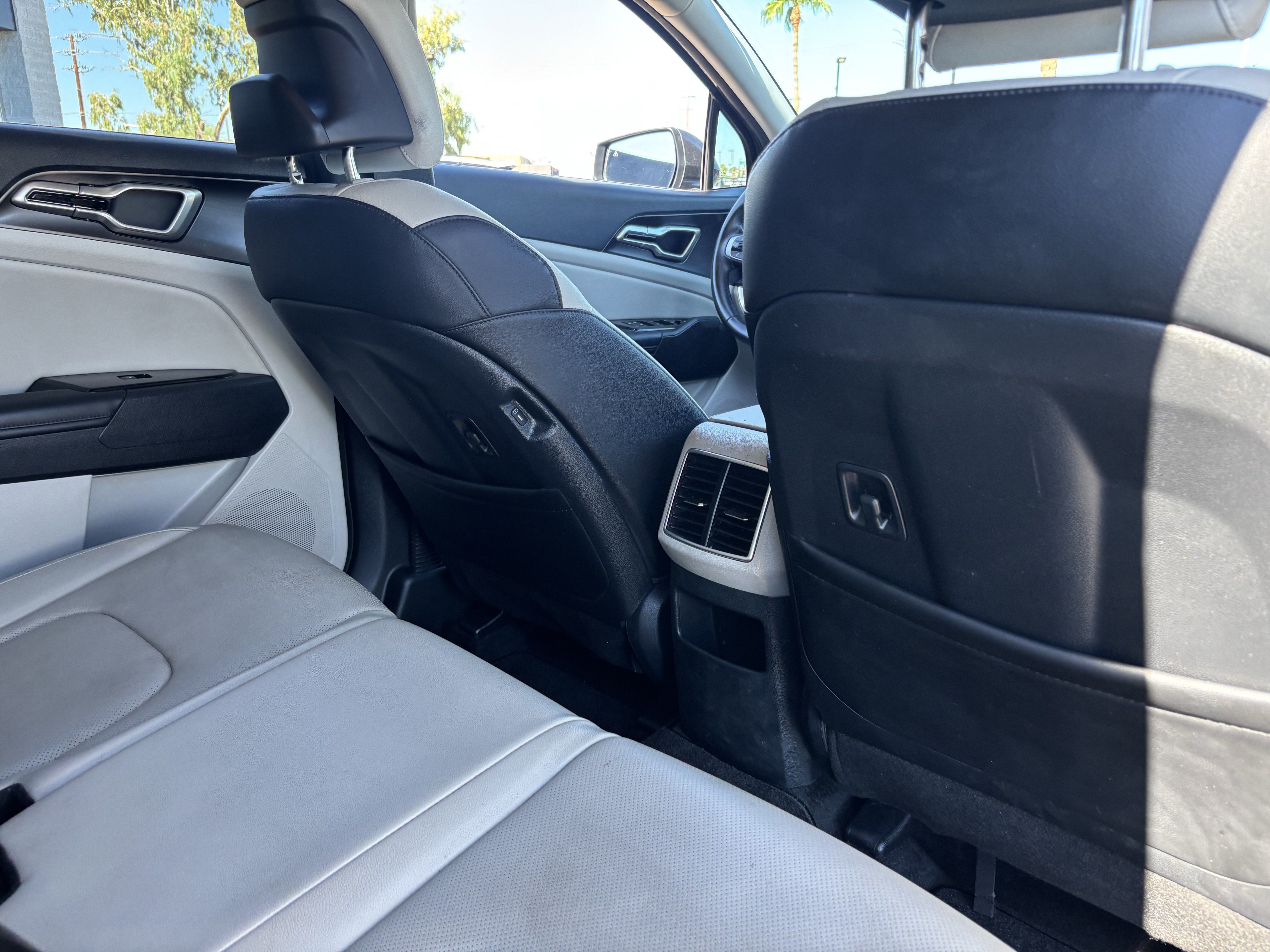 Certified 2025 Kia Sportage EX FWD image 11