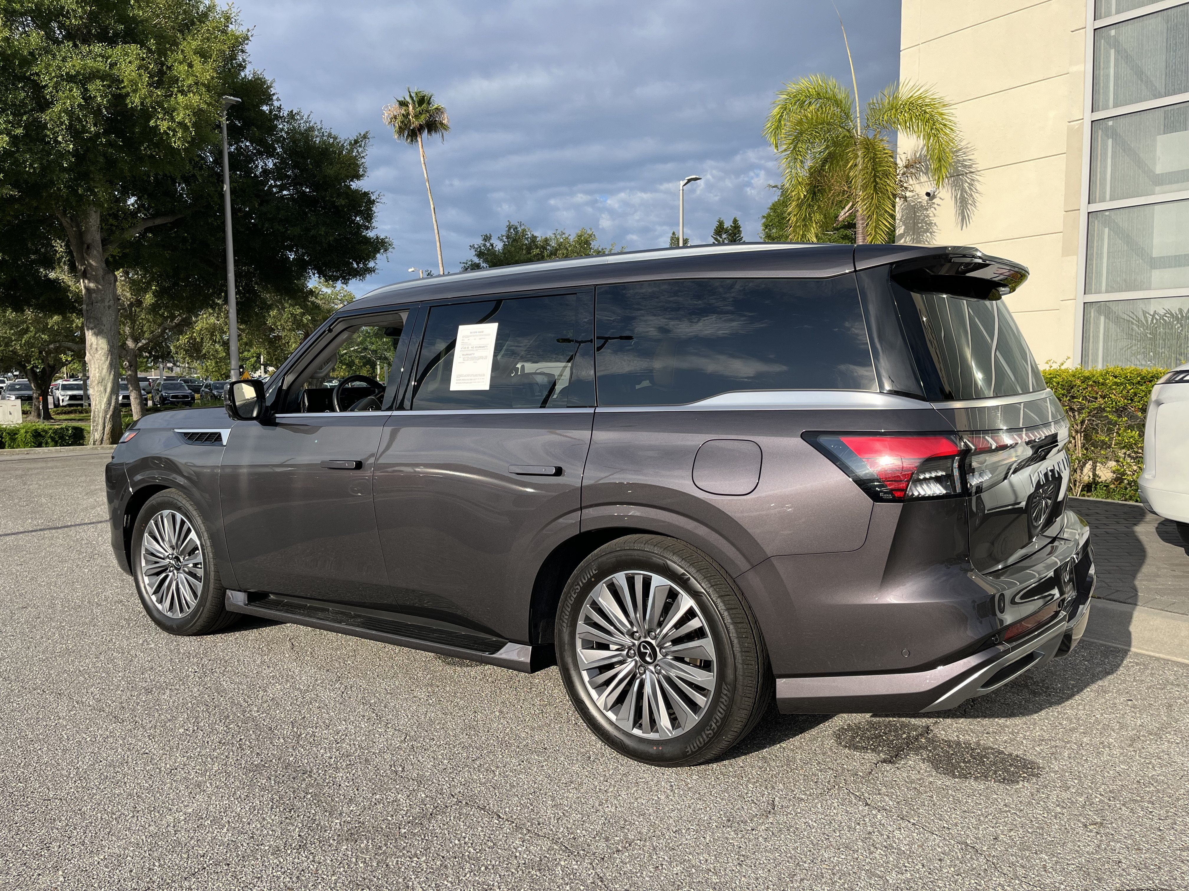 Used 2025 INFINITI QX80 Sensory AWD/4WD image 7