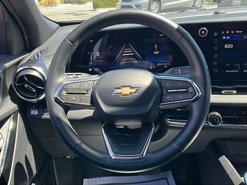 Used 2025 Chevrolet Equinox LT FWD image 22