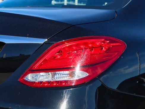 Used 2018 Mercedes-Benz C 300 Sedan image 10
