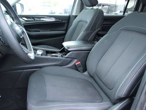 Used 2023 Jeep Grand Cherokee L Laredo w/ Luxury Tech Group I RWD image 34